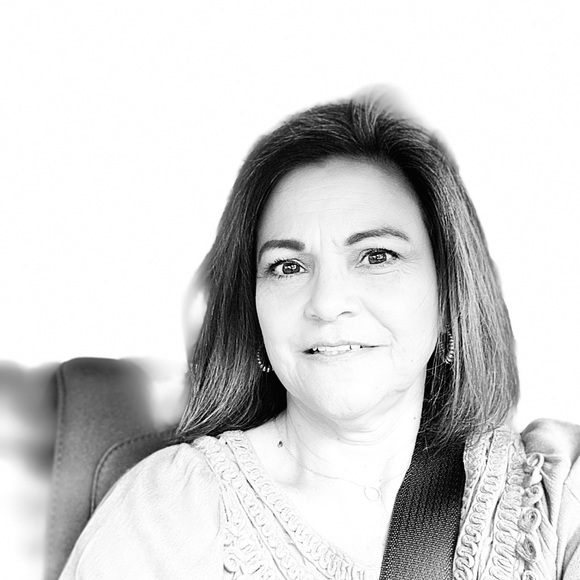 Meet your Posher, Cynthia - Picture 2 of 2